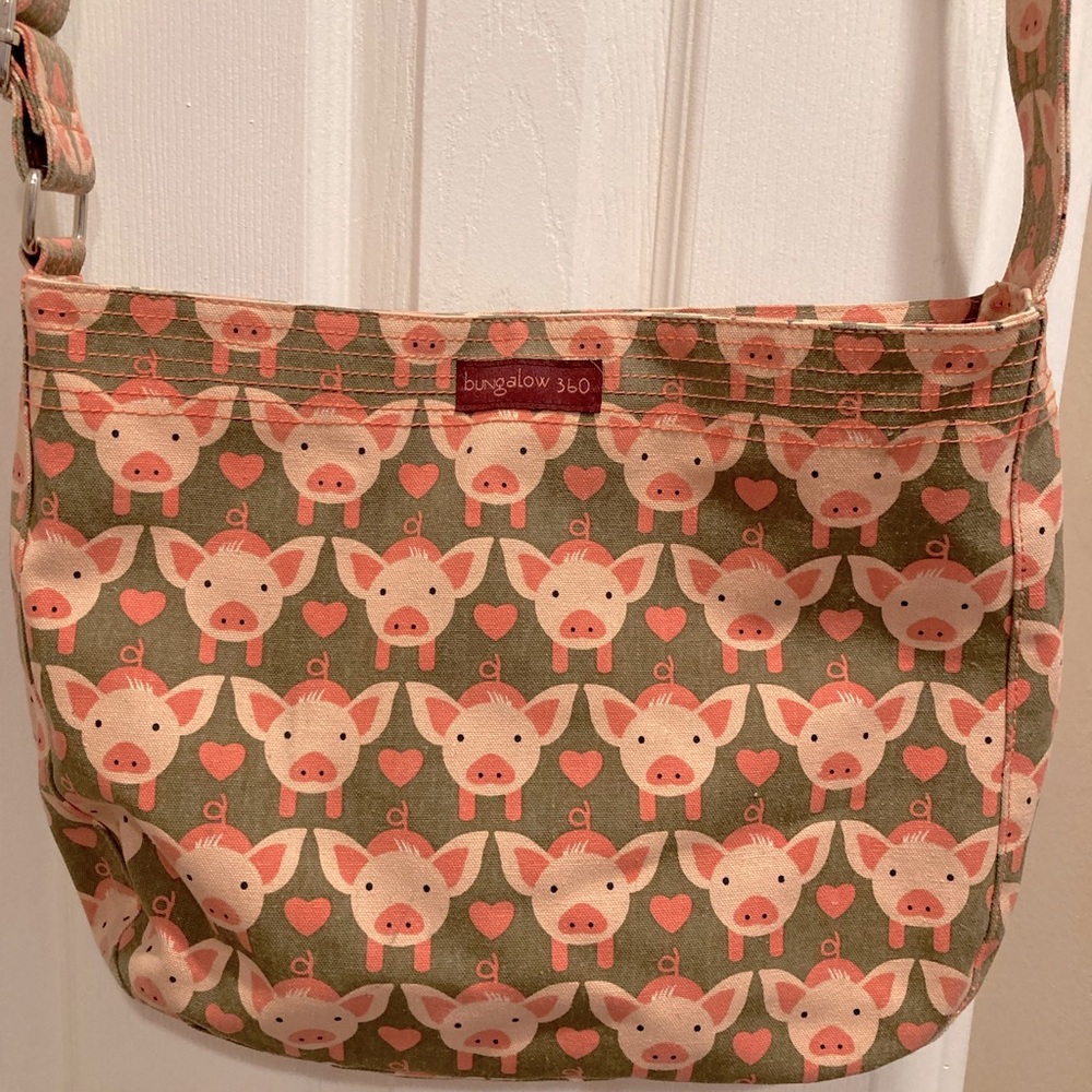 bungalow 360 Pigs Large Messenger Bag